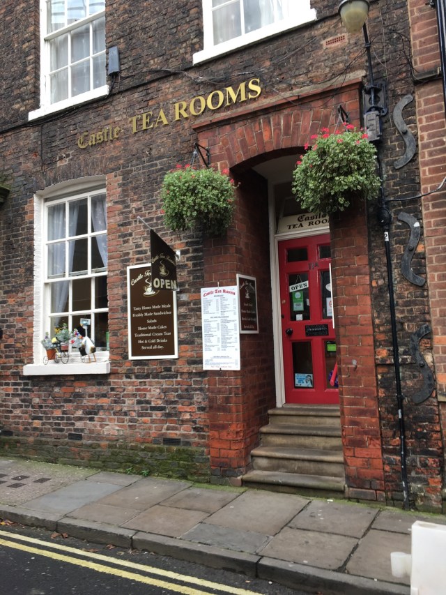 12299516_10206744795871972_845455661_o